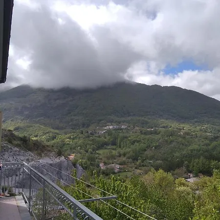 Сasa de vacaciones Le Chalet Del Pollino 2 *